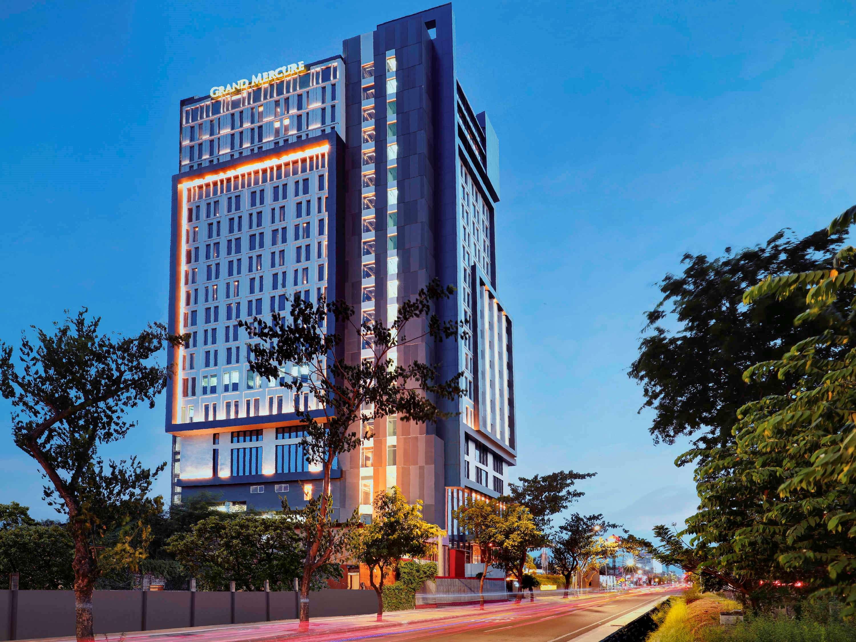 Movenpick Surabaya City Dış mekan fotoğraf
