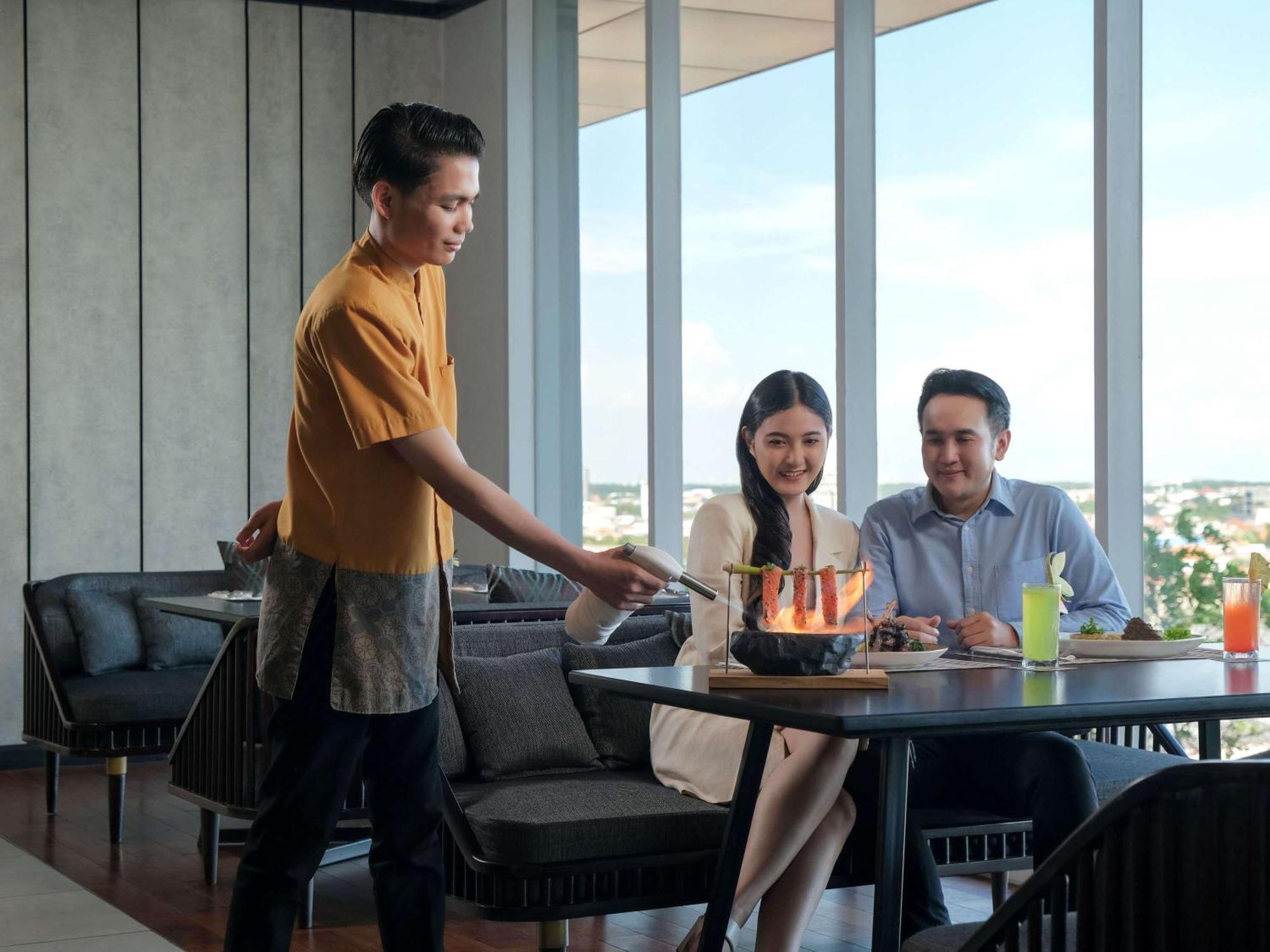 Movenpick Surabaya City Dış mekan fotoğraf