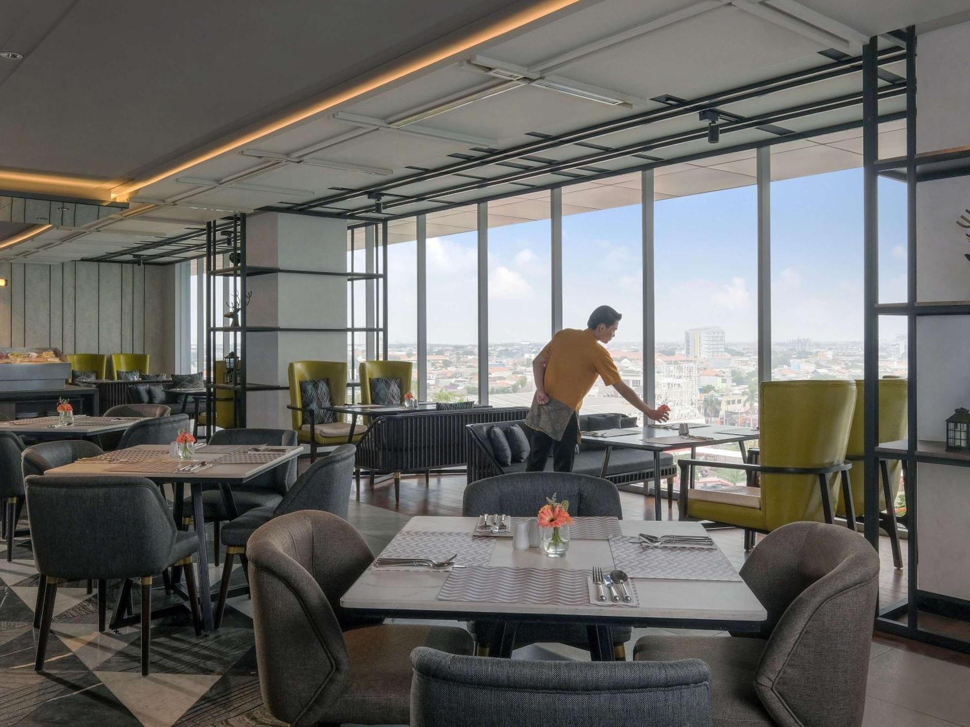 Movenpick Surabaya City Dış mekan fotoğraf