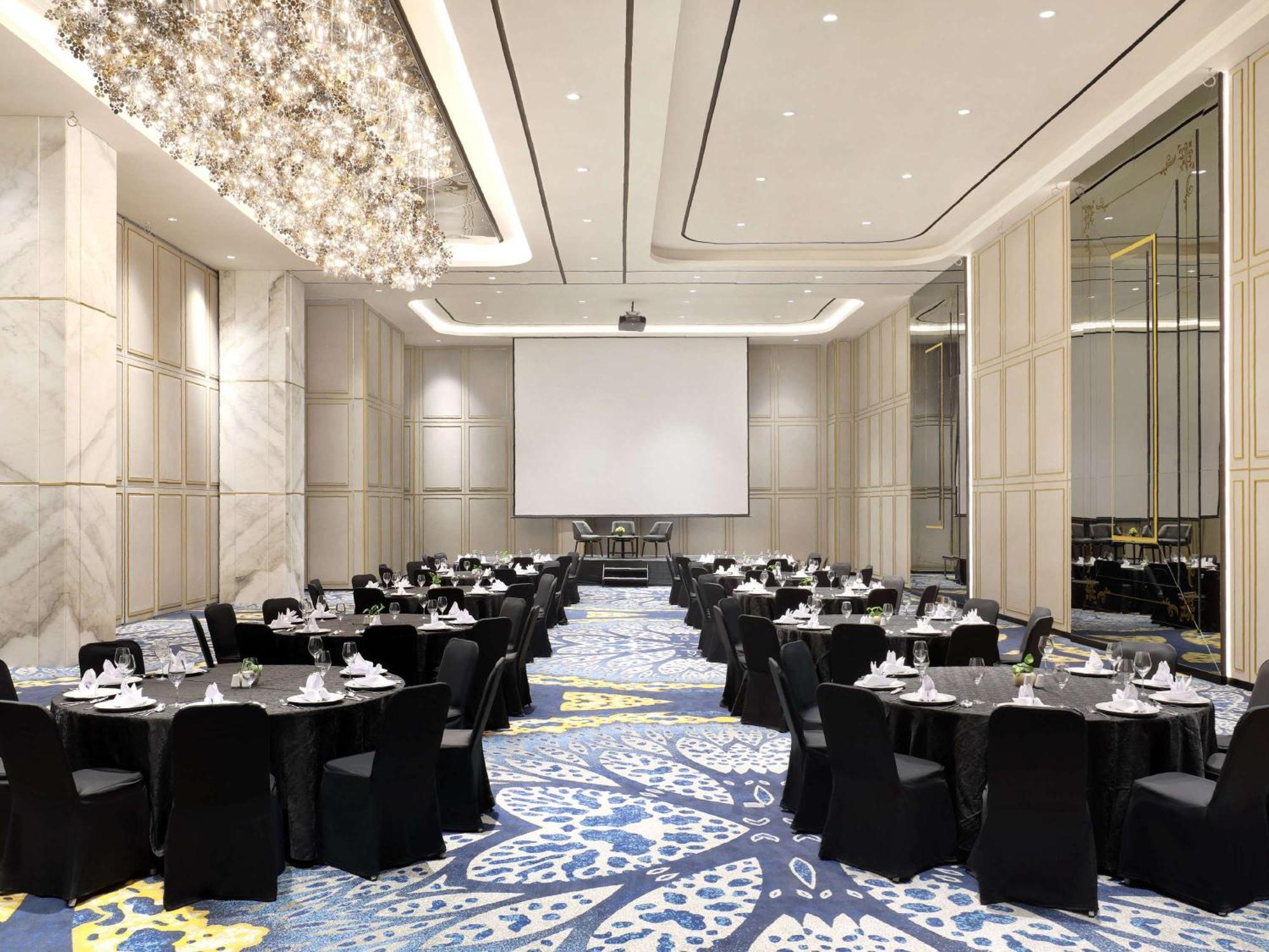 Movenpick Surabaya City Dış mekan fotoğraf