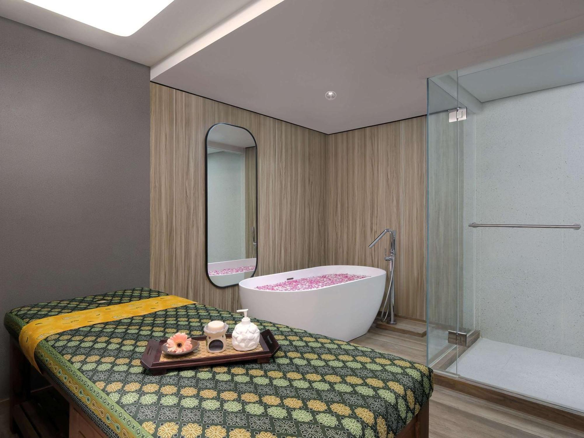 Movenpick Surabaya City Dış mekan fotoğraf