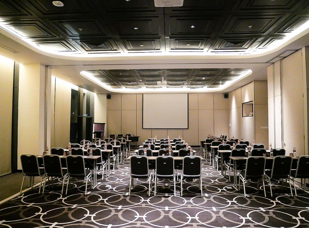 Movenpick Surabaya City Dış mekan fotoğraf