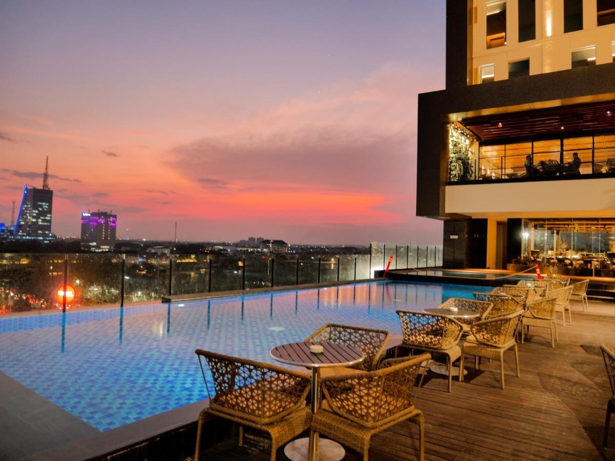 Movenpick Surabaya City Dış mekan fotoğraf